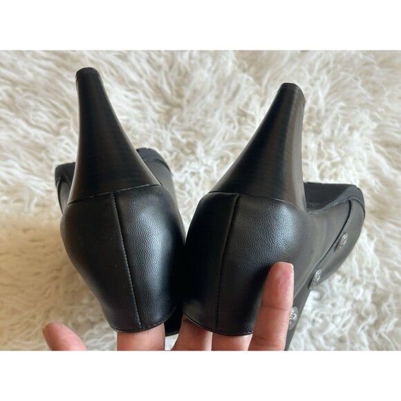 White Mountain Size 9 Black Faux Leather Block Heel Ankle Booties Crest Button - Picture 11 of 12